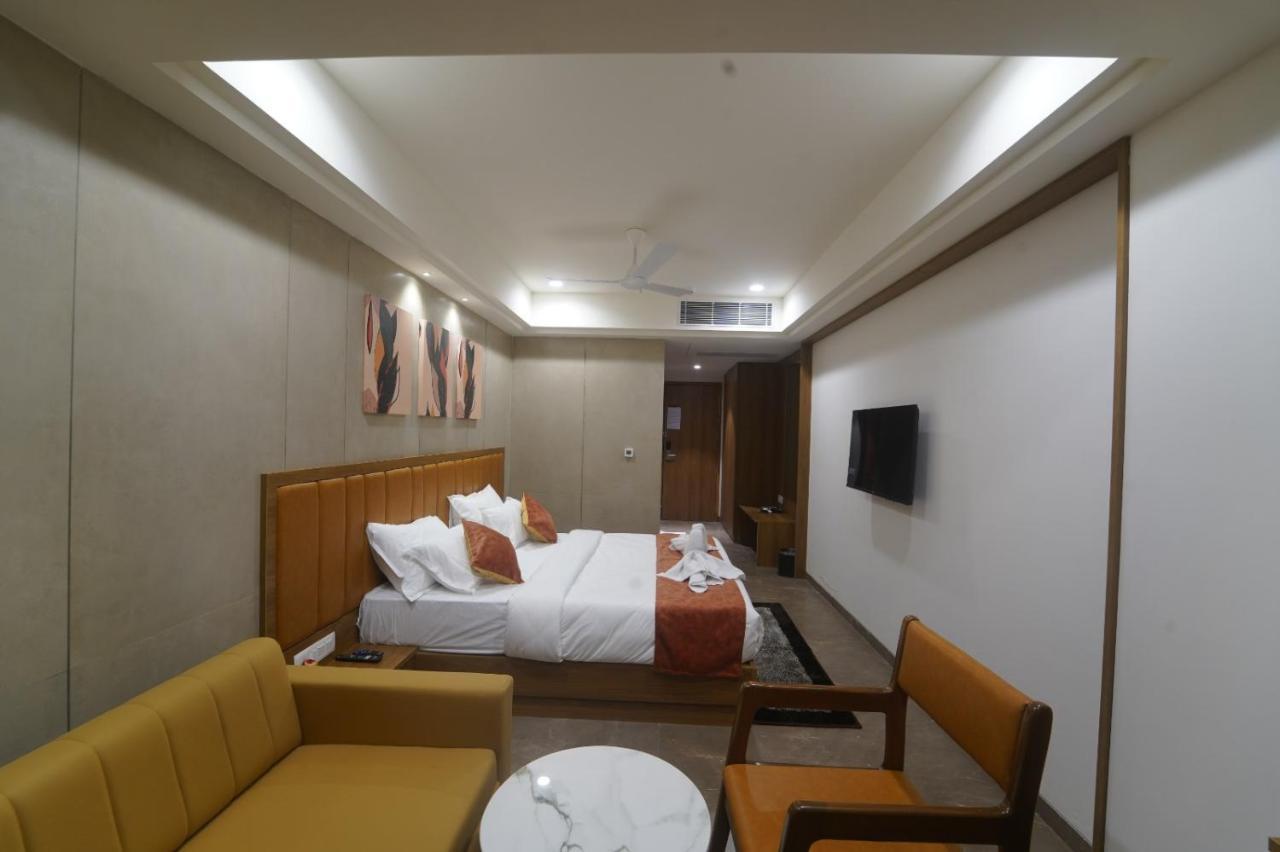 Hotel Stature Inn Kevadia المظهر الخارجي الصورة