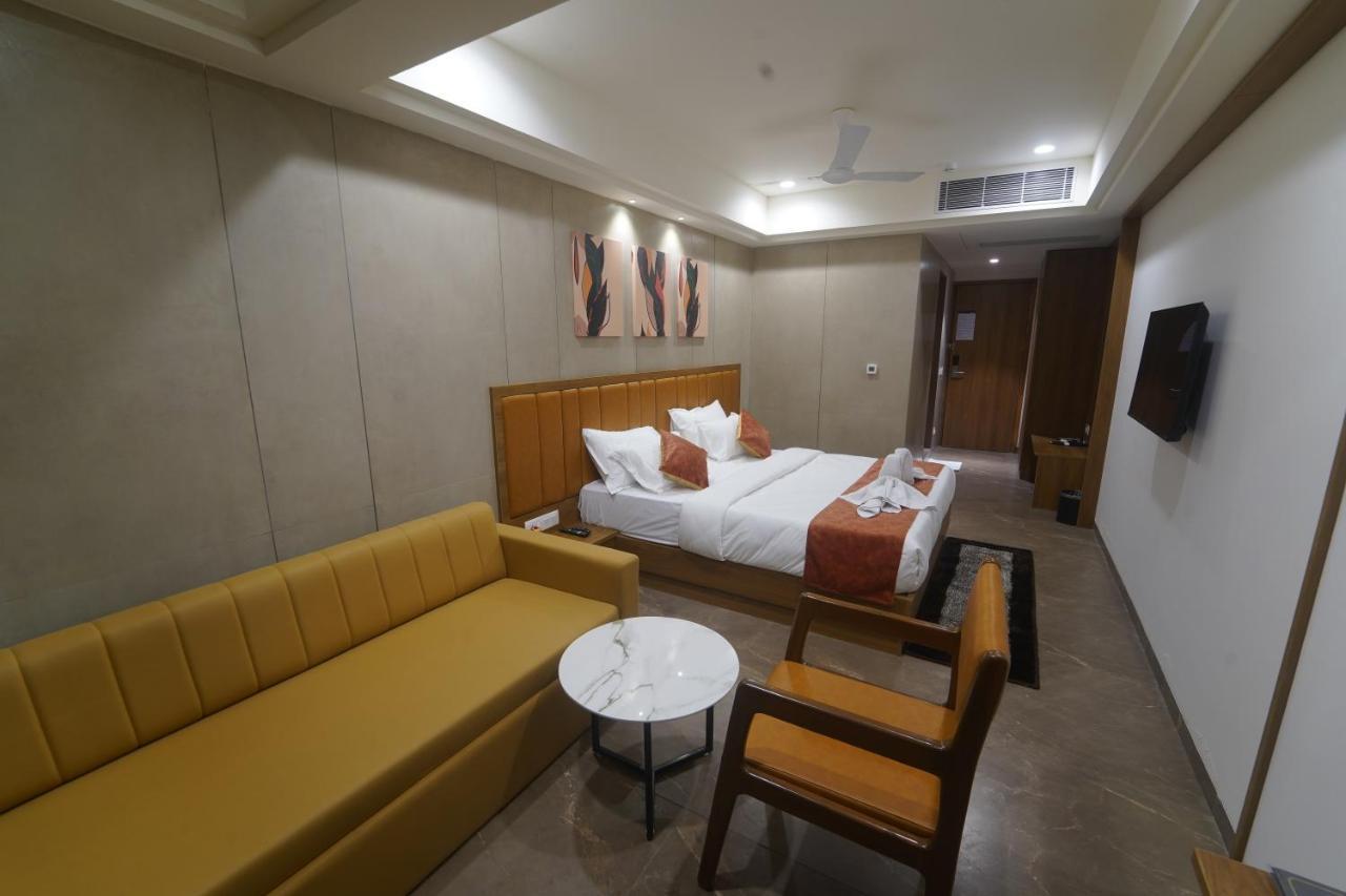 Hotel Stature Inn Kevadia المظهر الخارجي الصورة