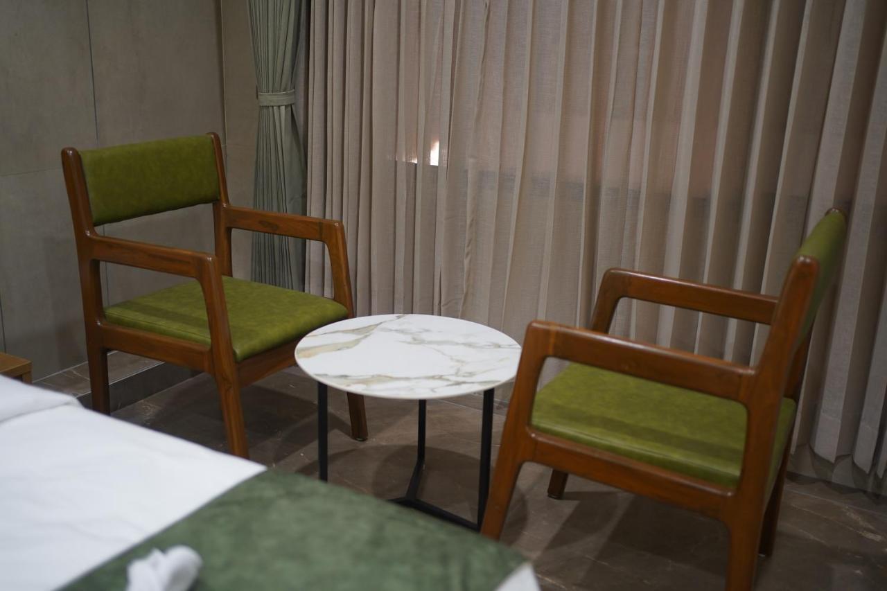 Hotel Stature Inn Kevadia المظهر الخارجي الصورة