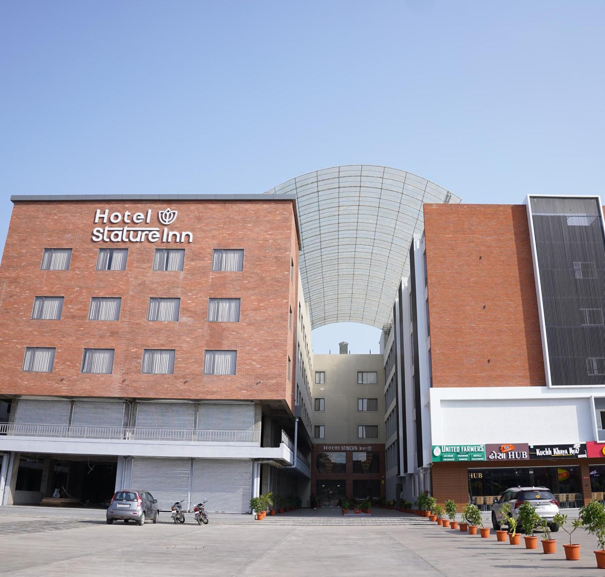 Hotel Stature Inn Kevadia المظهر الخارجي الصورة